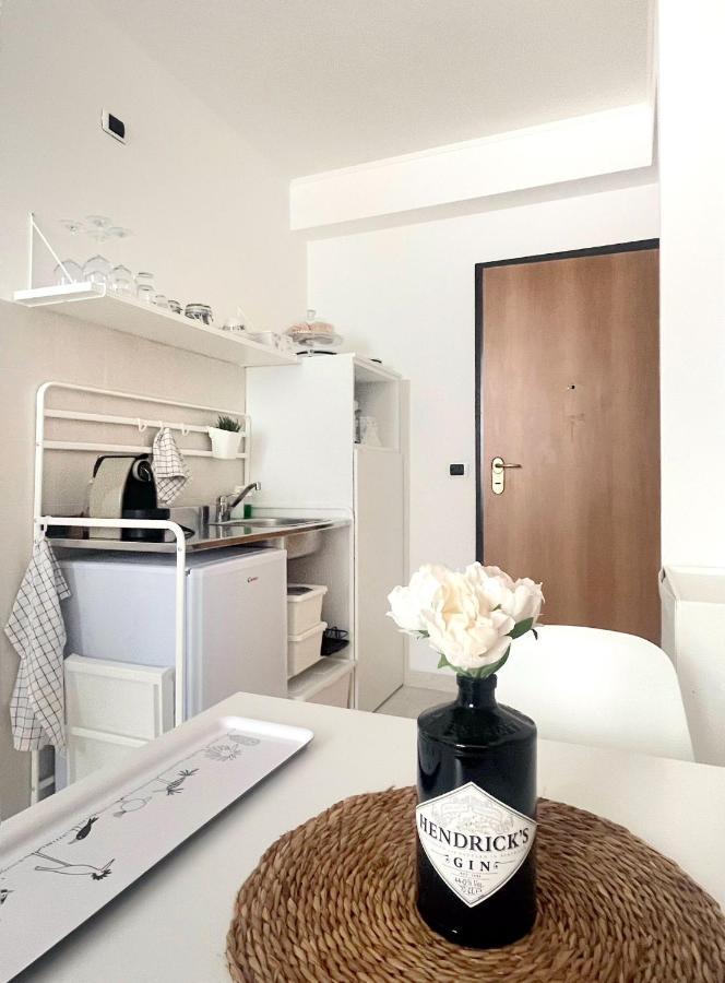 A Casa Di Pizz - Bilocale Con Parcheggio Privato Apartman Savona Kültér fotó